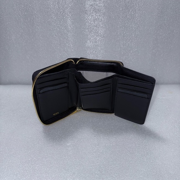 TUMI Trifold Zip Around Wallet - Picture 8 of 11